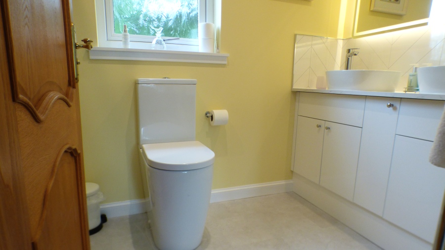 High loo seat in Ensuite Facilities High loo seat in Ensuite Facilities